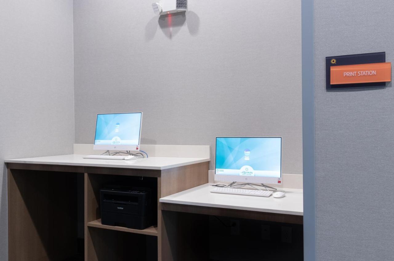 La Quinta Inn & Suites By Wyndham San Antonio Seaworld Lafb 외부 사진