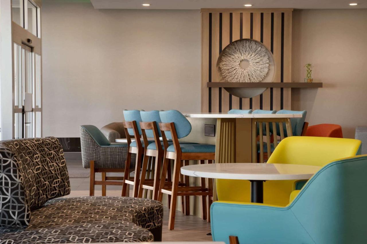 La Quinta Inn & Suites By Wyndham San Antonio Seaworld Lafb 외부 사진