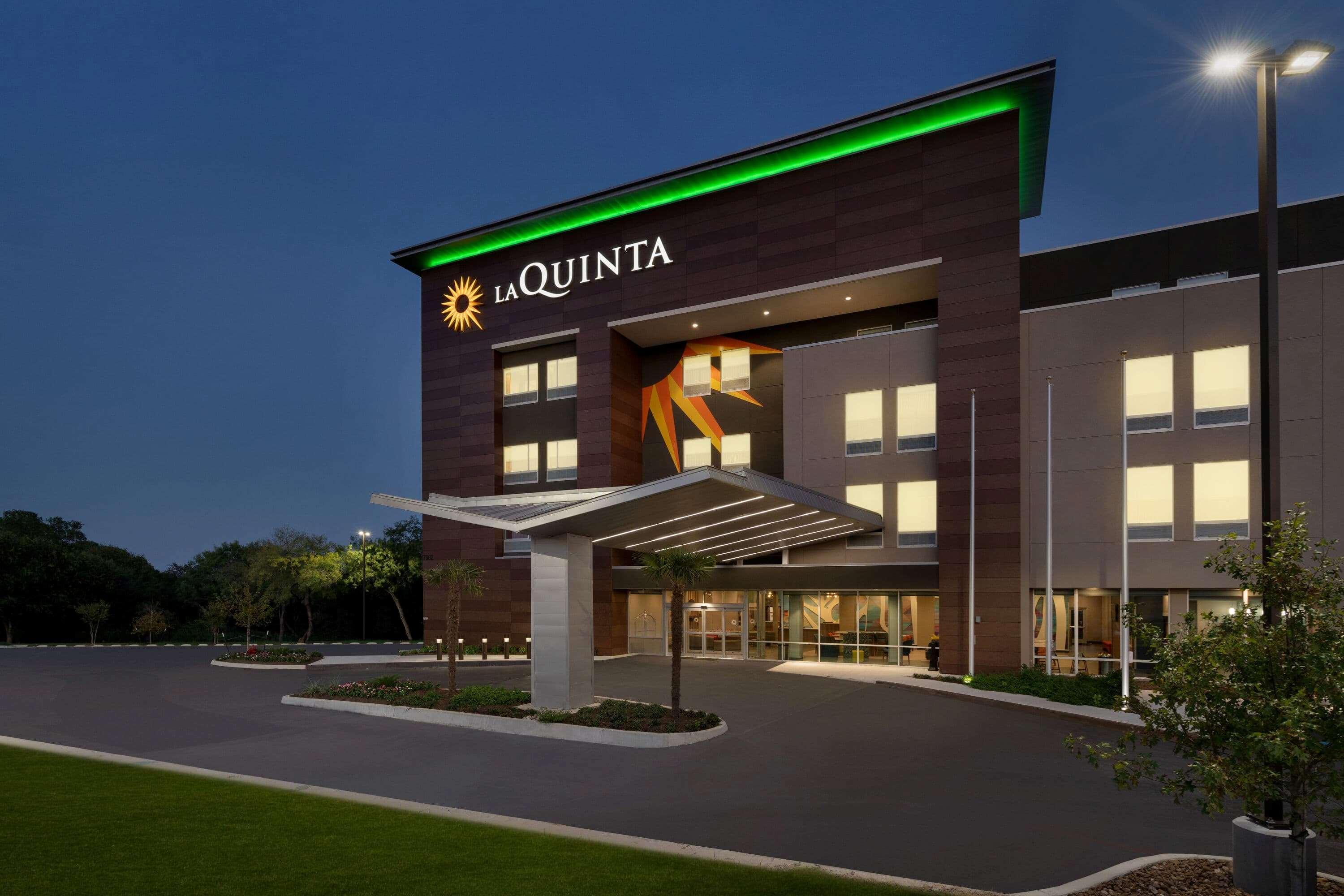 La Quinta Inn & Suites By Wyndham San Antonio Seaworld Lafb 외부 사진