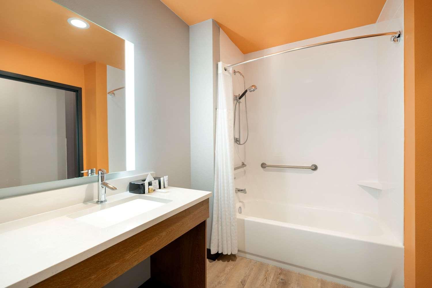La Quinta Inn & Suites By Wyndham San Antonio Seaworld Lafb 외부 사진